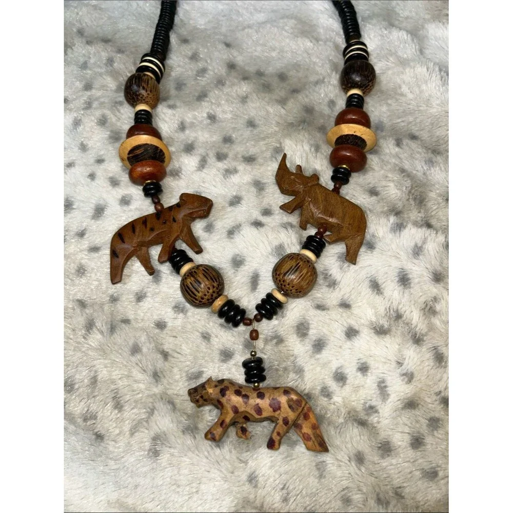 Handcrafted Vintage Wooden Animal Pendant Necklace - Women Jewelry EUC